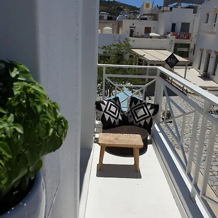 Aretousa Deluxe Downtown Apartman