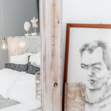 Aretousa Deluxe Downtown * Скала