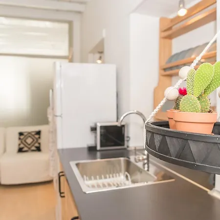 Aretousa Deluxe Downtown *