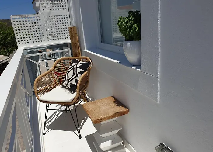 Aretousa Deluxe Downtown سكالا