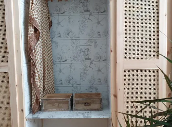 Aretousa Deluxe Downtown *