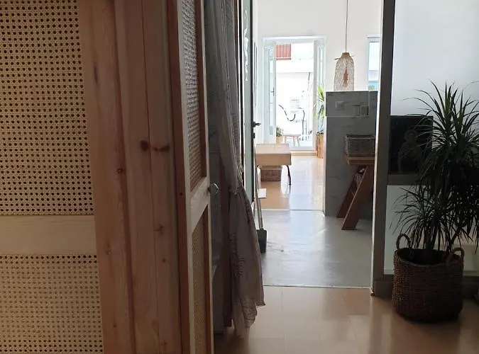 Aretousa Deluxe Downtown *