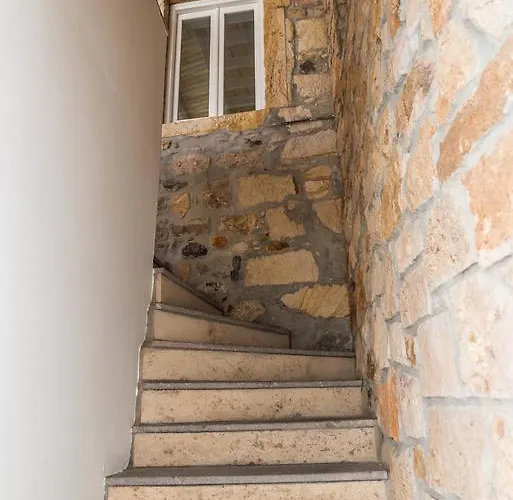 Aretousa Deluxe Downtown شقة سكالا